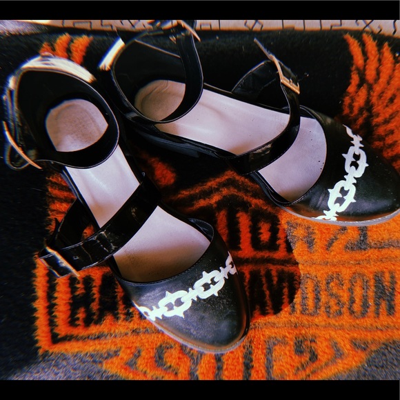 ⛓️ Hand Painted Chain Mary Jane ⛓️ - Picture 1 of 2